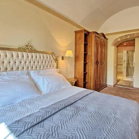 Sant'anastasio Luxury Otel *